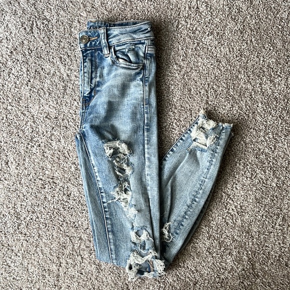 High Waisted Distressed Jeans - Picture 2 of 5